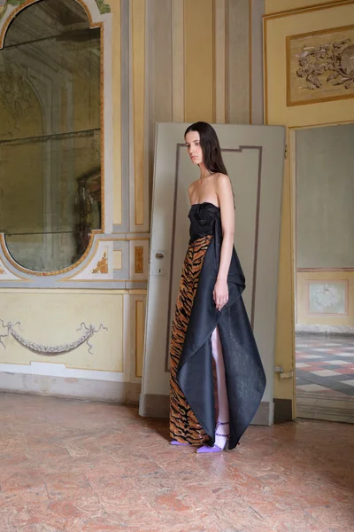 Look 25